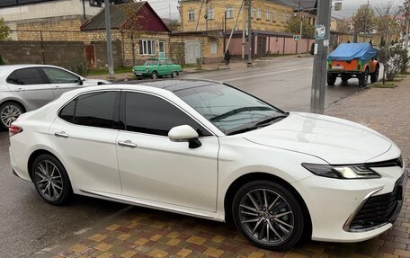 Toyota Camry, 2023 год, 3 100 000 рублей, 2 фотография