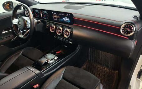 Mercedes-Benz CLA, 2019 год, 2 999 000 рублей, 12 фотография