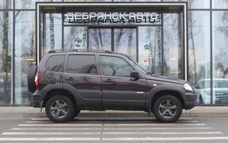 Chevrolet Niva I рестайлинг, 2017 год, 925 000 рублей, 4 фотография