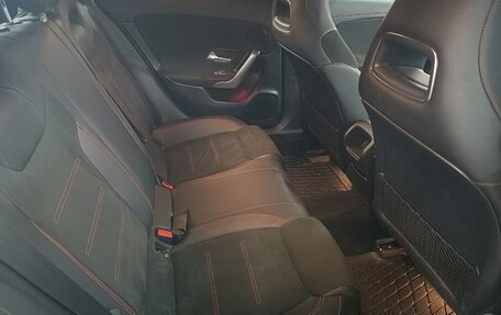 Mercedes-Benz CLA, 2019 год, 2 999 000 рублей, 21 фотография