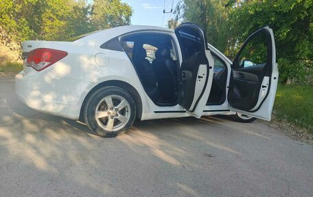 Chevrolet Cruze II, 2010 год, 630 000 рублей, 4 фотография