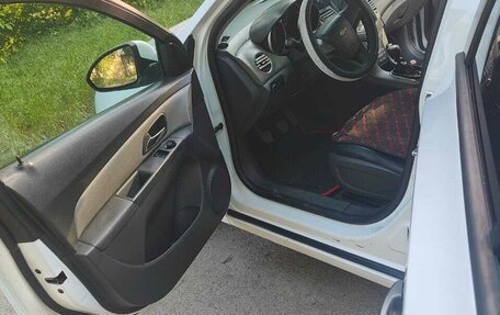 Chevrolet Cruze II, 2010 год, 630 000 рублей, 6 фотография