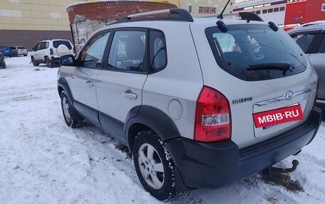 Hyundai Tucson III, 2006 год, 730 000 рублей, 2 фотография