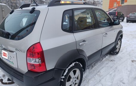 Hyundai Tucson III, 2006 год, 730 000 рублей, 3 фотография