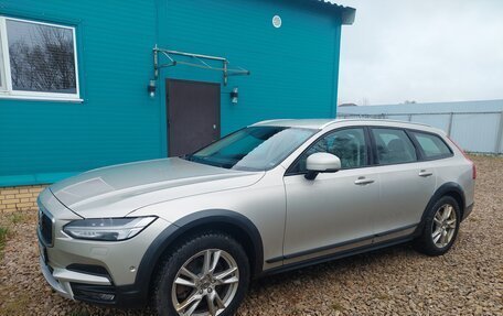 Volvo V90 Cross Country I рестайлинг, 2017 год, 2 190 000 рублей, 1 фотография