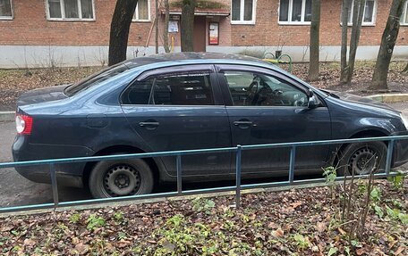 Volkswagen Jetta VI, 2009 год, 550 000 рублей, 1 фотография