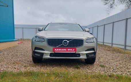 Volvo V90 Cross Country I рестайлинг, 2017 год, 2 190 000 рублей, 3 фотография
