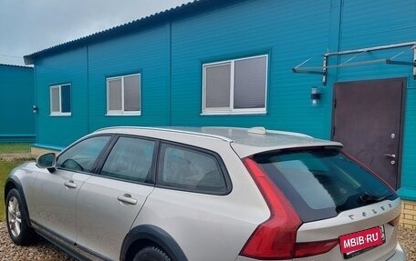 Volvo V90 Cross Country I рестайлинг, 2017 год, 2 190 000 рублей, 2 фотография