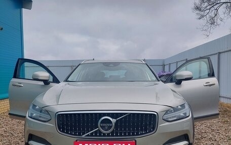 Volvo V90 Cross Country I рестайлинг, 2017 год, 2 190 000 рублей, 5 фотография