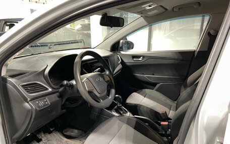 Hyundai Solaris II рестайлинг, 2018 год, 985 000 рублей, 7 фотография