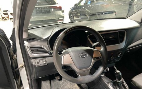 Hyundai Solaris II рестайлинг, 2018 год, 985 000 рублей, 10 фотография