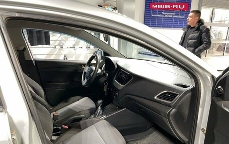 Hyundai Solaris II рестайлинг, 2018 год, 985 000 рублей, 8 фотография