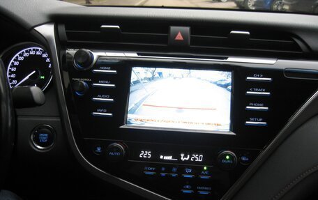 Toyota Camry, 2018 год, 3 000 000 рублей, 4 фотография