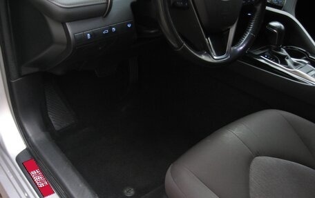 Toyota Camry, 2018 год, 3 000 000 рублей, 6 фотография