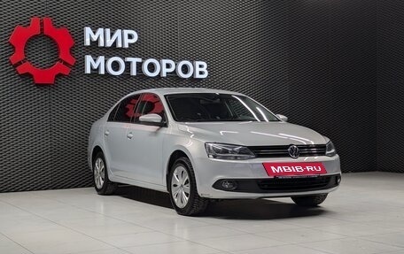 Volkswagen Jetta VI, 2011 год, 999 000 рублей, 3 фотография