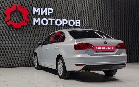 Volkswagen Jetta VI, 2011 год, 999 000 рублей, 6 фотография