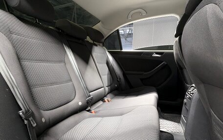 Volkswagen Jetta VI, 2011 год, 999 000 рублей, 30 фотография