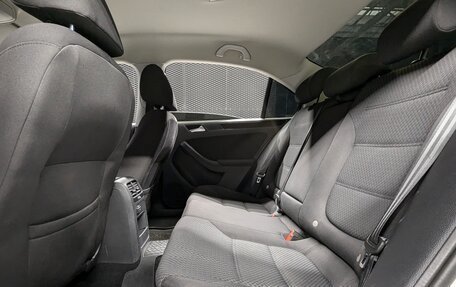 Volkswagen Jetta VI, 2011 год, 999 000 рублей, 31 фотография