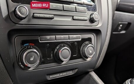 Volkswagen Jetta VI, 2011 год, 999 000 рублей, 23 фотография