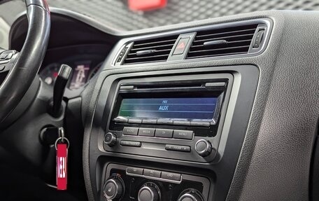 Volkswagen Jetta VI, 2011 год, 999 000 рублей, 26 фотография