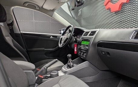 Volkswagen Jetta VI, 2011 год, 999 000 рублей, 28 фотография