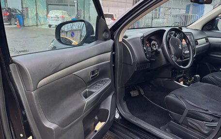 Mitsubishi Outlander III рестайлинг 3, 2018 год, 1 750 000 рублей, 5 фотография