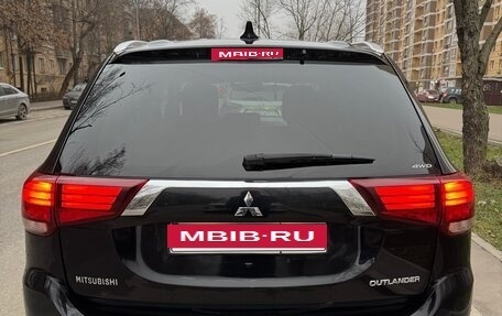 Mitsubishi Outlander III рестайлинг 3, 2018 год, 1 750 000 рублей, 3 фотография