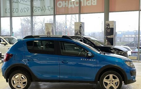 Renault Sandero II рестайлинг, 2017 год, 1 122 000 рублей, 3 фотография