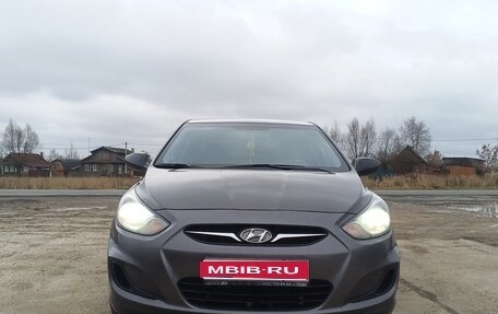 Hyundai Solaris II рестайлинг, 2013 год, 720 000 рублей, 1 фотография