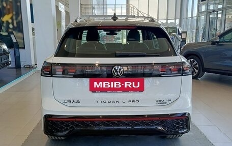 Volkswagen Tiguan, 2025 год, 5 400 000 рублей, 6 фотография