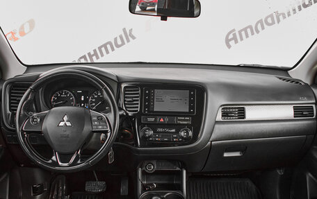 Mitsubishi Outlander III рестайлинг 3, 2012 год, 1 340 000 рублей, 13 фотография