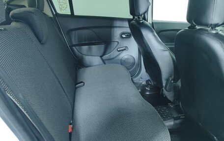 Renault Logan II, 2017 год, 430 000 рублей, 15 фотография