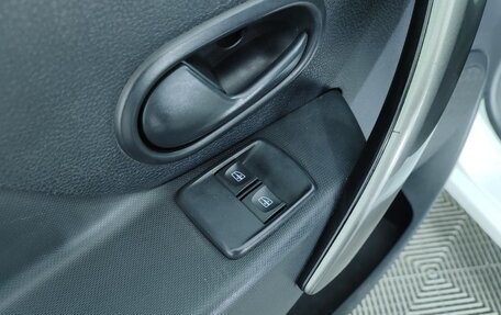 Renault Logan II, 2017 год, 430 000 рублей, 16 фотография