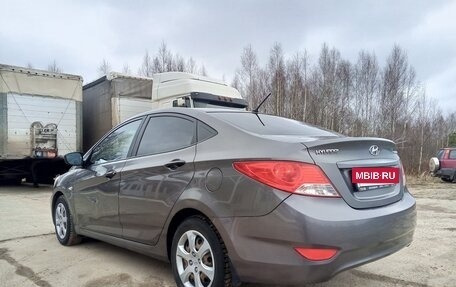 Hyundai Solaris II рестайлинг, 2013 год, 720 000 рублей, 4 фотография