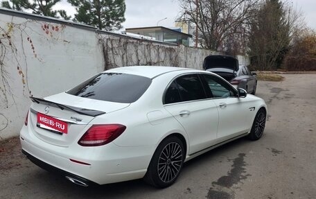 Mercedes-Benz E-Класс, 2018 год, 3 500 000 рублей, 4 фотография