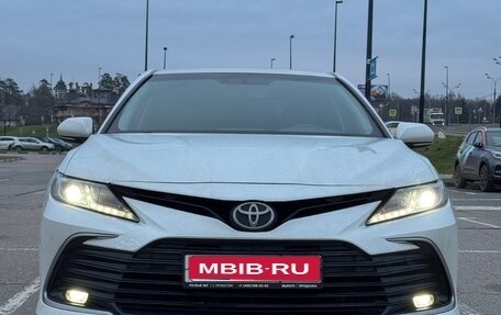 Toyota Camry, 2021 год, 2 690 000 рублей, 1 фотография