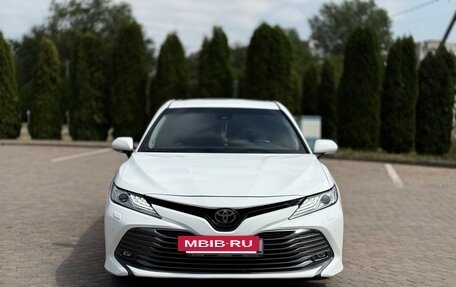 Toyota Camry, 2018 год, 3 000 000 рублей, 2 фотография