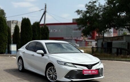 Toyota Camry, 2018 год, 3 000 000 рублей, 3 фотография
