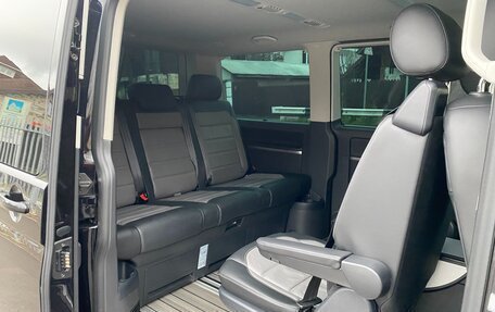 Volkswagen Multivan T6 рестайлинг, 2020 год, 7 100 000 рублей, 5 фотография