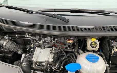 Volkswagen Multivan T6 рестайлинг, 2020 год, 7 100 000 рублей, 12 фотография