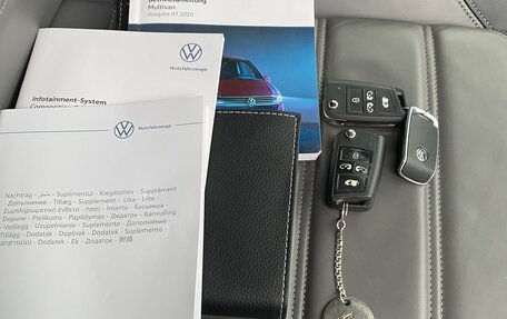 Volkswagen Multivan T6 рестайлинг, 2020 год, 7 100 000 рублей, 14 фотография