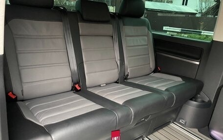 Volkswagen Multivan T6 рестайлинг, 2020 год, 7 100 000 рублей, 6 фотография