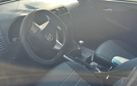 Toyota Corolla, 2011 год, 650 000 рублей, 8 фотография