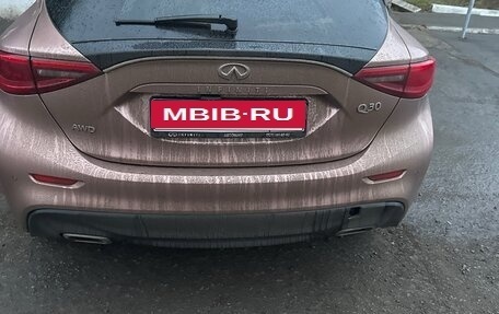 Infiniti Q30, 2016 год, 2 350 000 рублей, 10 фотография