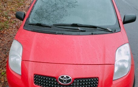 Toyota Yaris III рестайлинг, 2008 год, 390 000 рублей, 3 фотография