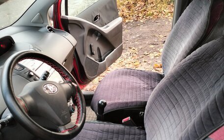 Toyota Yaris III рестайлинг, 2008 год, 390 000 рублей, 2 фотография