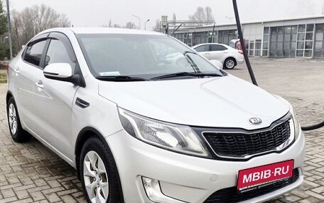 KIA Rio III рестайлинг, 2013 год, 860 000 рублей, 1 фотография