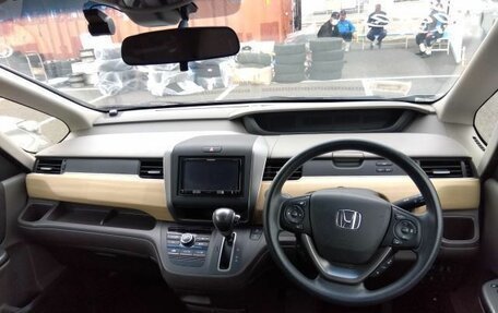 Honda Freed II, 2019 год, 1 890 000 рублей, 6 фотография