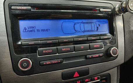 Volkswagen Passat B7, 2011 год, 921 000 рублей, 14 фотография