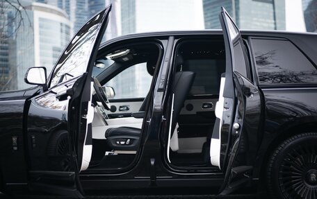 Rolls-Royce Cullinan, 2020 год, 32 700 000 рублей, 36 фотография